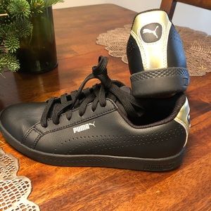 Puma Smash sneakers size 7